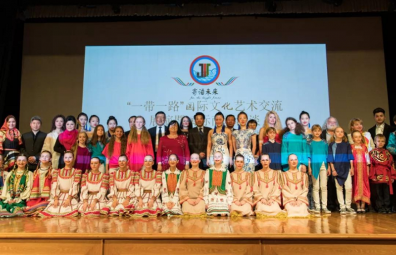 如何顺利通过演艺经纪人证考试,了解官方报名网站和备考攻略